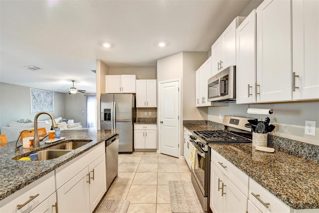 For Sale: $330,000 (4 beds, 2 baths, 1841 Square Feet)