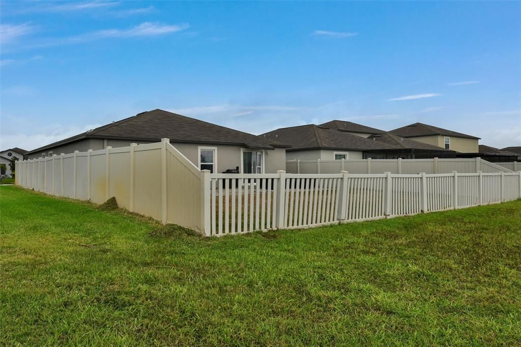 For Sale: $330,000 (4 beds, 2 baths, 1841 Square Feet)