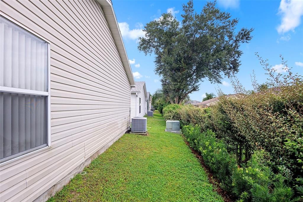 Active With Contract: $275,000 (2 beds, 2 baths, 1156 Square Feet)