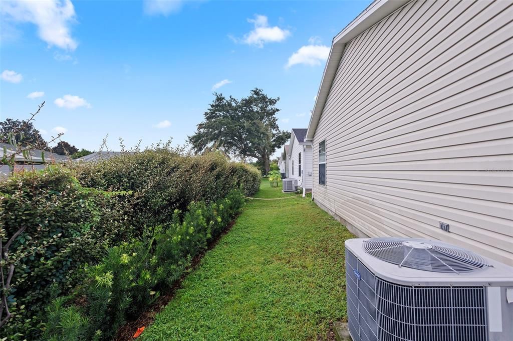 Active With Contract: $275,000 (2 beds, 2 baths, 1156 Square Feet)