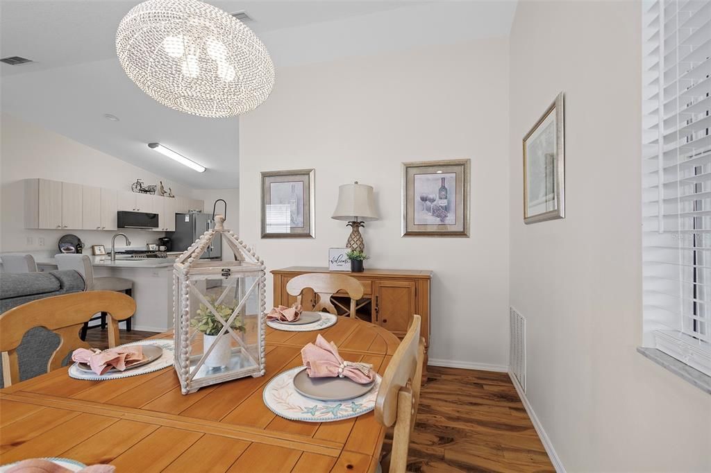 Active With Contract: $275,000 (2 beds, 2 baths, 1156 Square Feet)