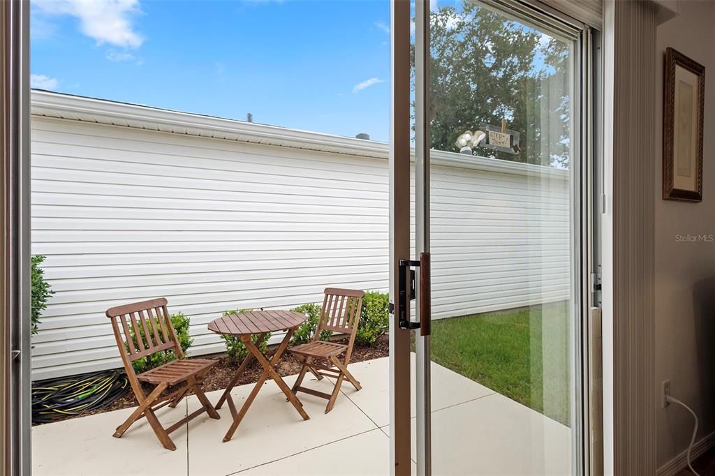 Active With Contract: $275,000 (2 beds, 2 baths, 1156 Square Feet)