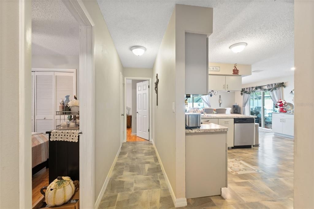 En Venta: $330,000 (3 camas, 2 baños, 1404 Pies cuadrados)