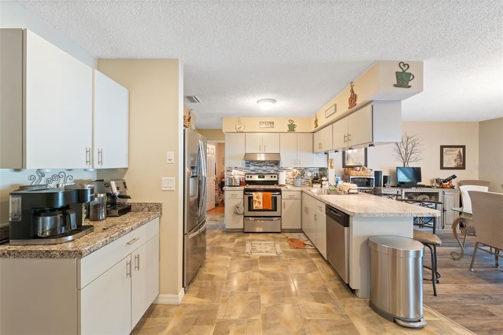 En Venta: $330,000 (3 camas, 2 baños, 1404 Pies cuadrados)