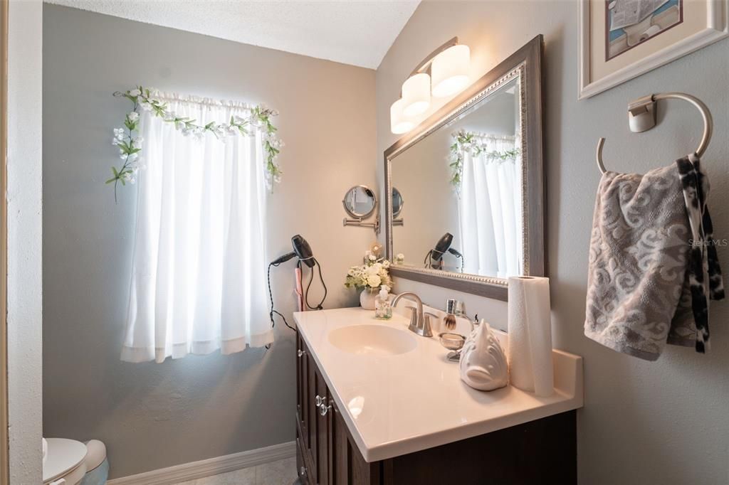 En Venta: $330,000 (3 camas, 2 baños, 1404 Pies cuadrados)