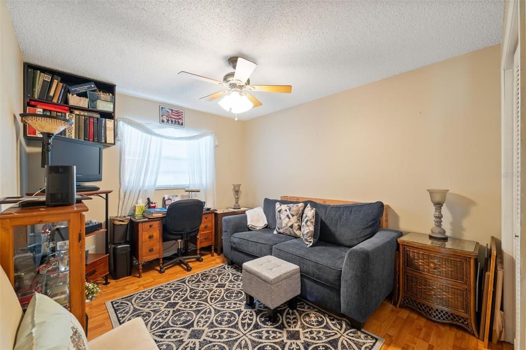 En Venta: $330,000 (3 camas, 2 baños, 1404 Pies cuadrados)