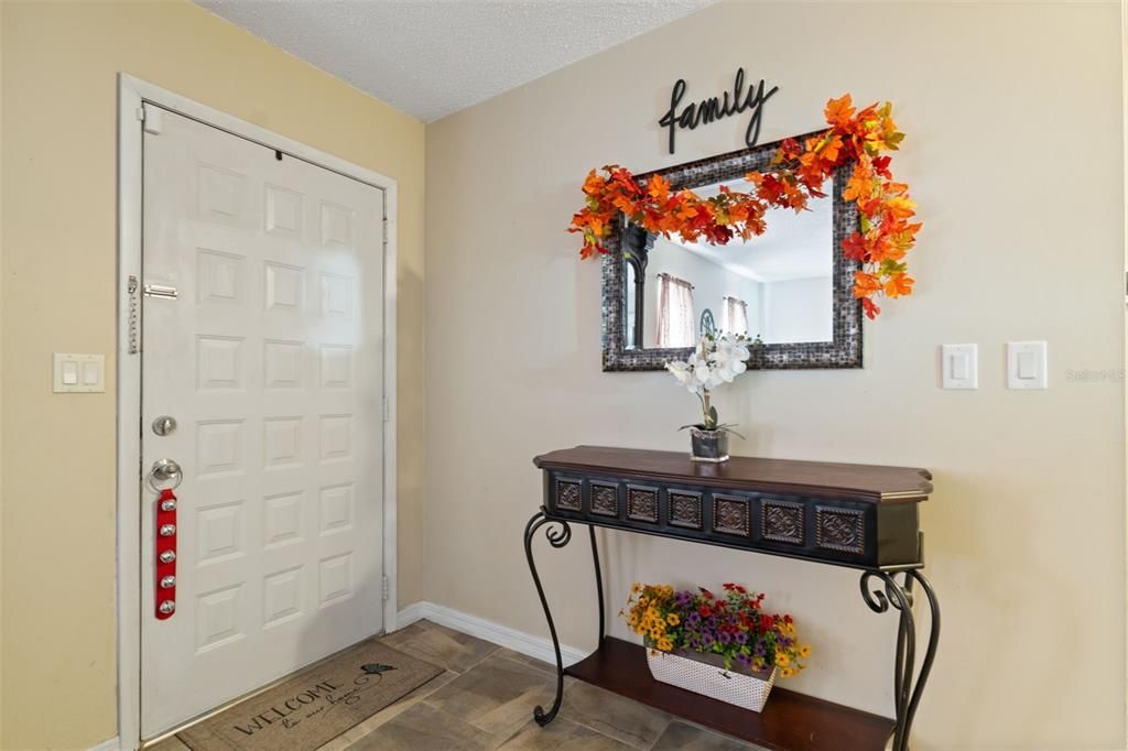 En Venta: $330,000 (3 camas, 2 baños, 1404 Pies cuadrados)