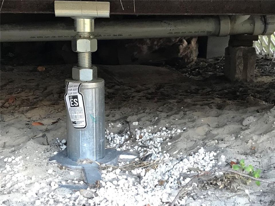 For Sale: $128,000 (2 beds, 2 baths, 1104 Square Feet)