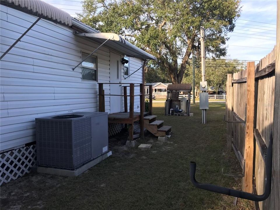 For Sale: $128,000 (2 beds, 2 baths, 1104 Square Feet)