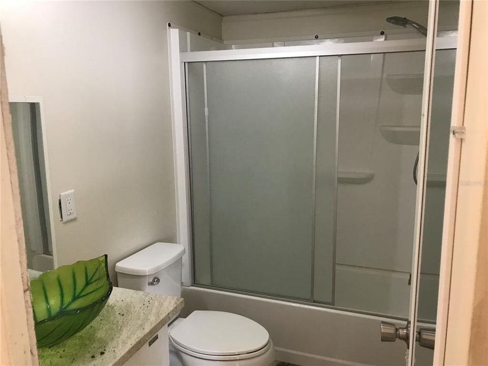 For Sale: $128,000 (2 beds, 2 baths, 1104 Square Feet)