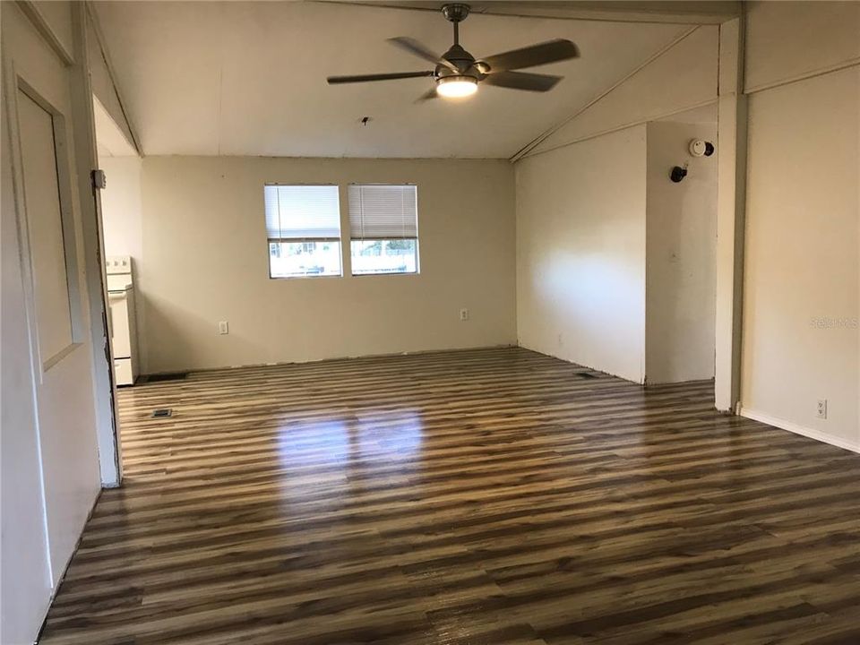 For Sale: $128,000 (2 beds, 2 baths, 1104 Square Feet)