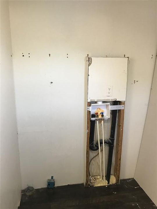 For Sale: $128,000 (2 beds, 2 baths, 1104 Square Feet)