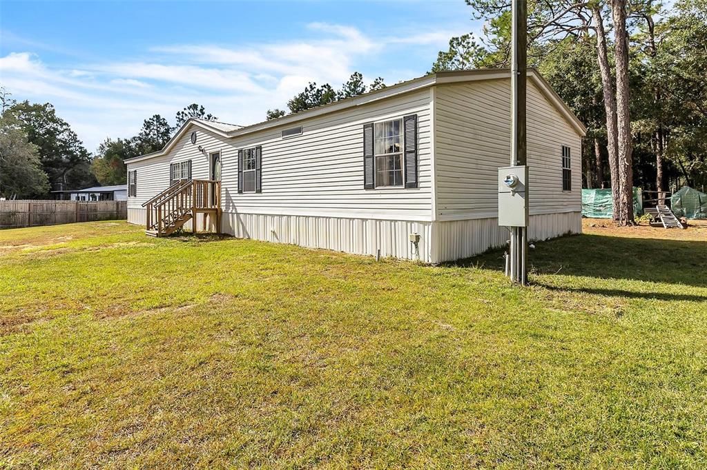 На продажу: $230,000 (4 спален, 2 ванн, 1782 Квадратных фут)