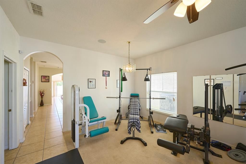 На продажу: $399,000 (4 спален, 2 ванн, 1955 Квадратных фут)