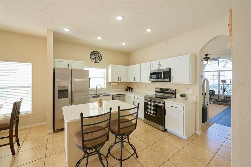 На продажу: $399,000 (4 спален, 2 ванн, 1955 Квадратных фут)