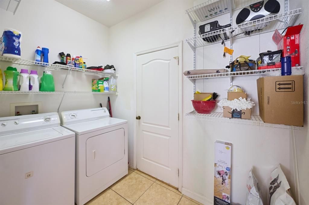 На продажу: $399,000 (4 спален, 2 ванн, 1955 Квадратных фут)