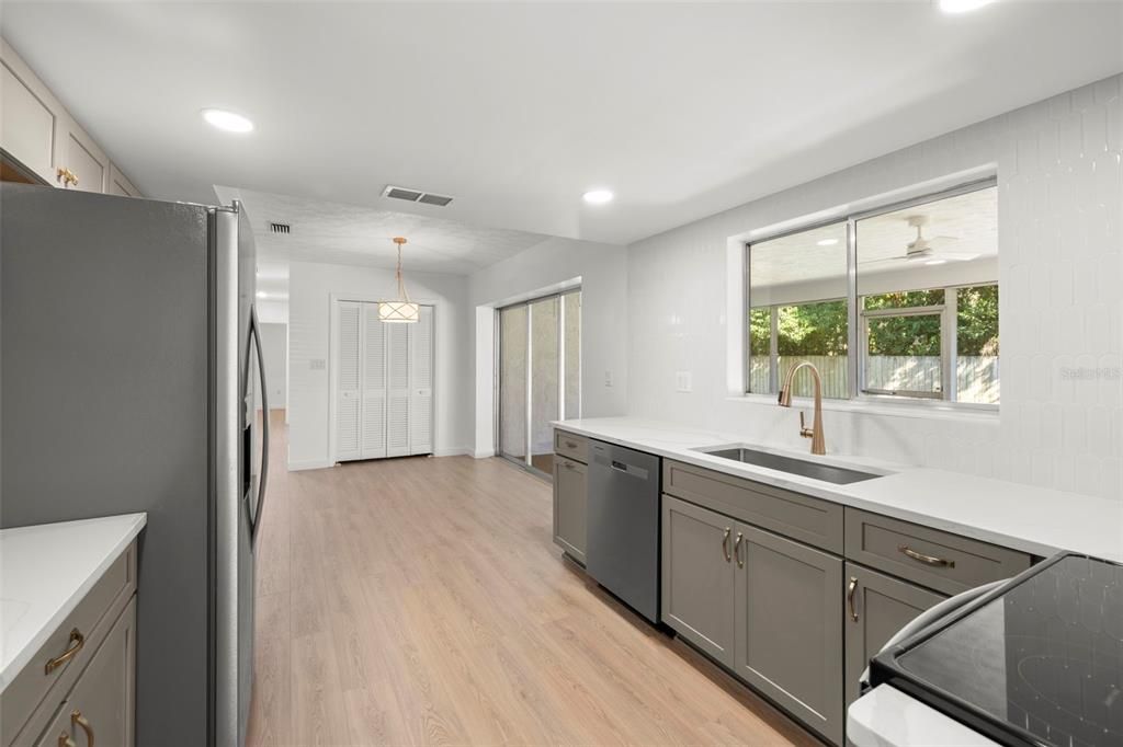 待售: $464,900 (3 贝兹, 2 浴室, 1765 平方英尺)