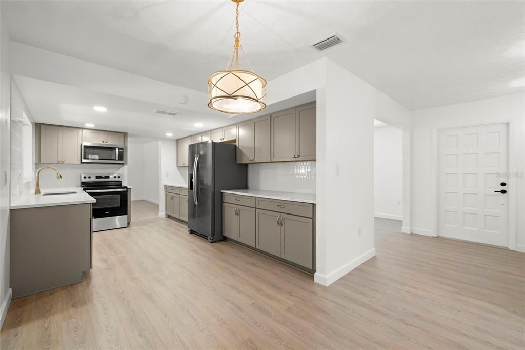 待售: $464,900 (3 贝兹, 2 浴室, 1765 平方英尺)