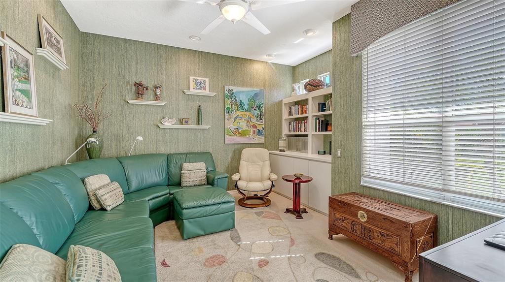 For Sale: $699,990 (2 beds, 2 baths, 1707 Square Feet)