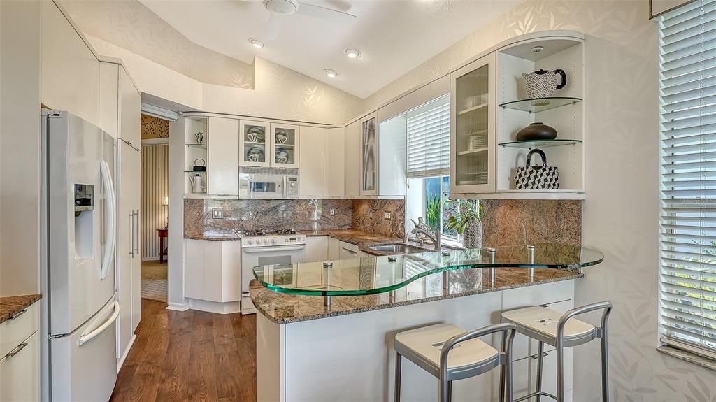 For Sale: $699,990 (2 beds, 2 baths, 1707 Square Feet)