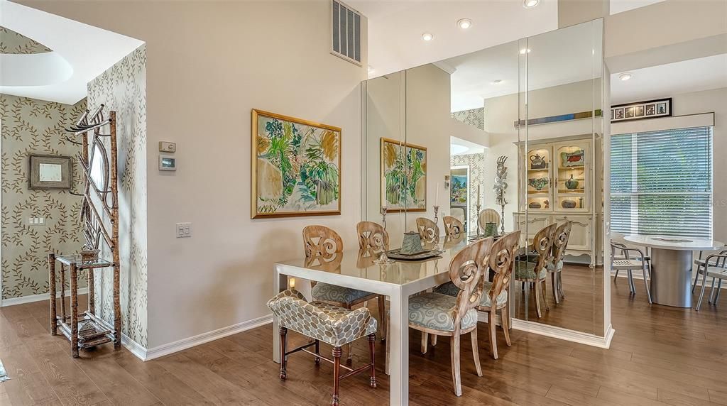 For Sale: $699,990 (2 beds, 2 baths, 1707 Square Feet)