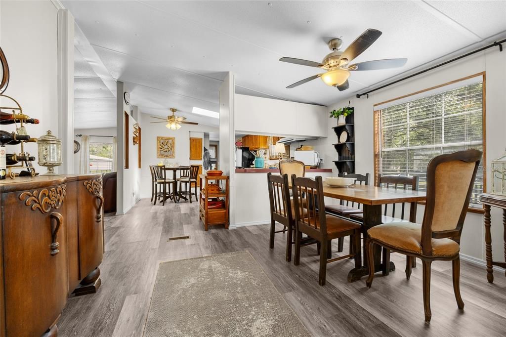 待售: $309,500 (3 贝兹, 2 浴室, 1728 平方英尺)