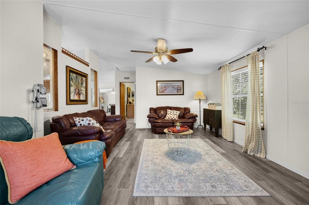 待售: $309,500 (3 贝兹, 2 浴室, 1728 平方英尺)