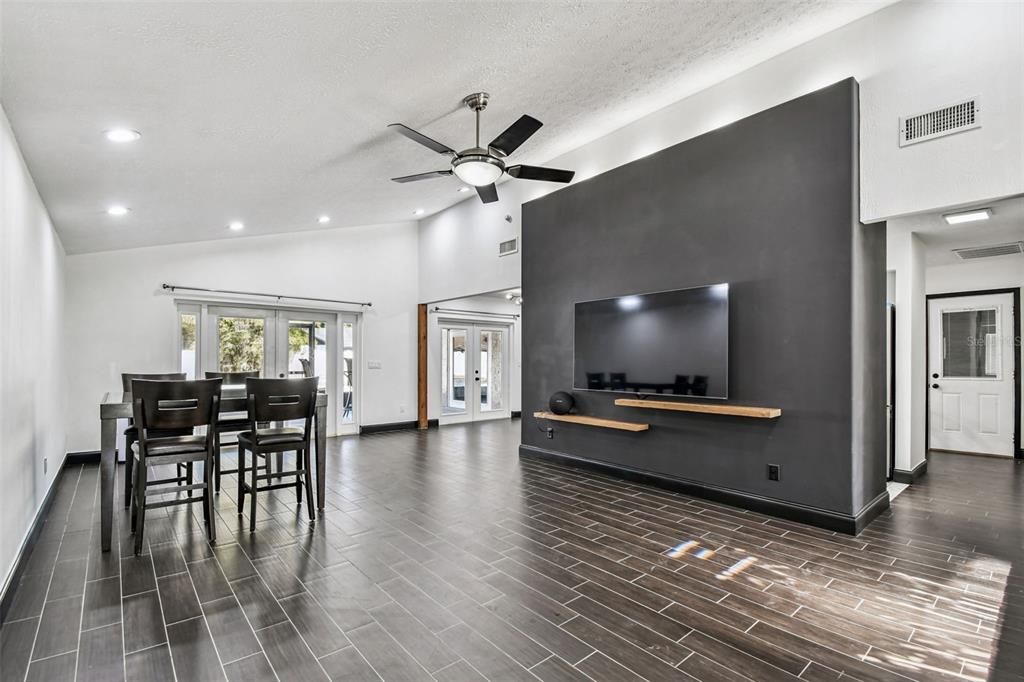 En Venta: $500,000 (3 camas, 2 baños, 1600 Pies cuadrados)