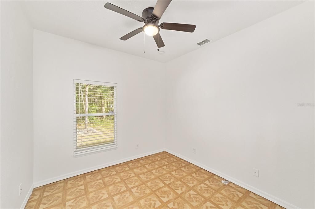 Activo con contrato: $225,000 (3 camas, 2 baños, 1242 Pies cuadrados)