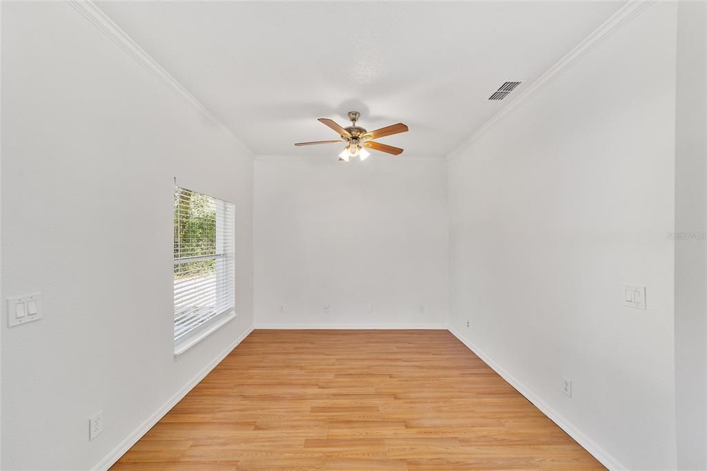 Activo con contrato: $225,000 (3 camas, 2 baños, 1242 Pies cuadrados)