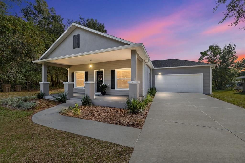 Activo con contrato: $225,000 (3 camas, 2 baños, 1242 Pies cuadrados)