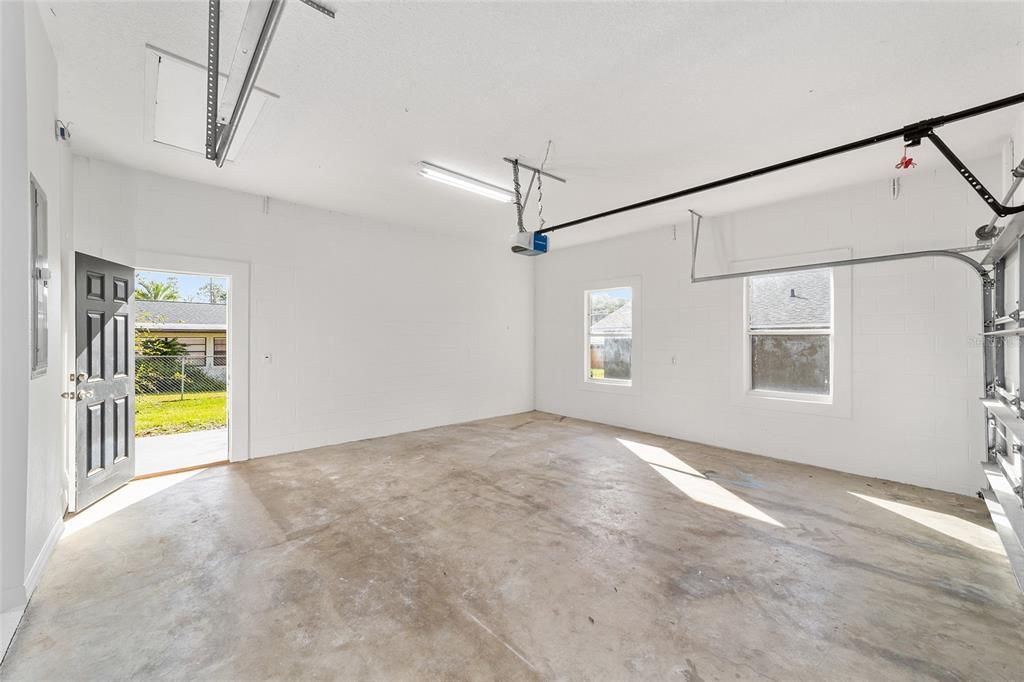 Activo con contrato: $225,000 (3 camas, 2 baños, 1242 Pies cuadrados)