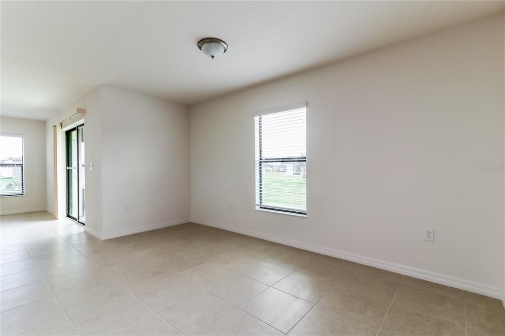 For Rent: $1,900 (3 beds, 2 baths, 1678 Square Feet)