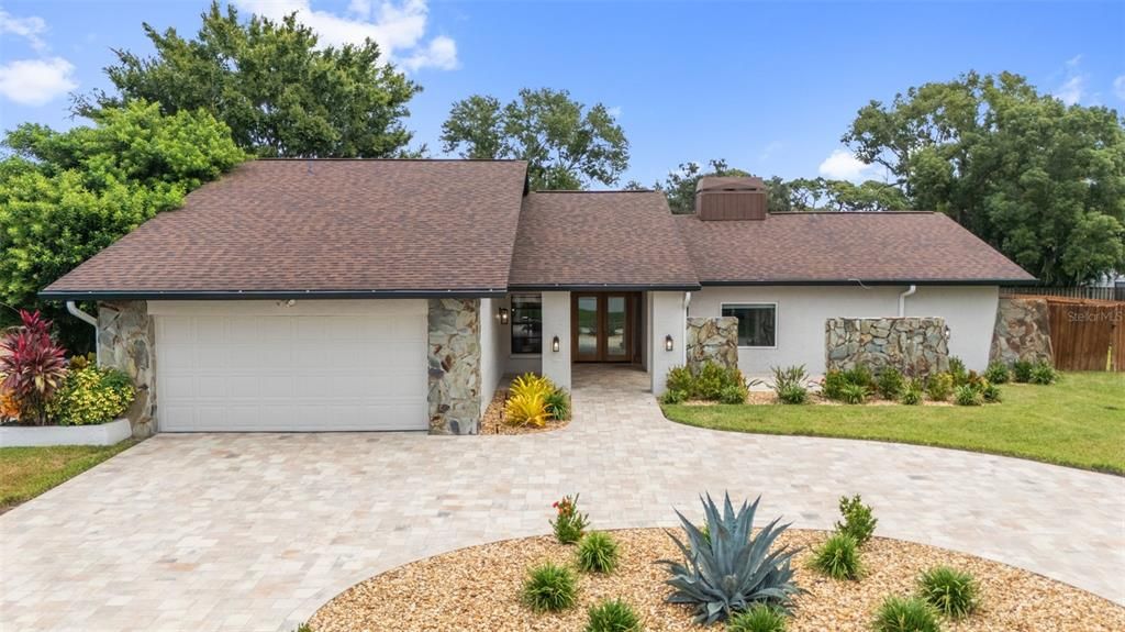 En Venta: $734,900 (4 camas, 2 baños, 2370 Pies cuadrados)