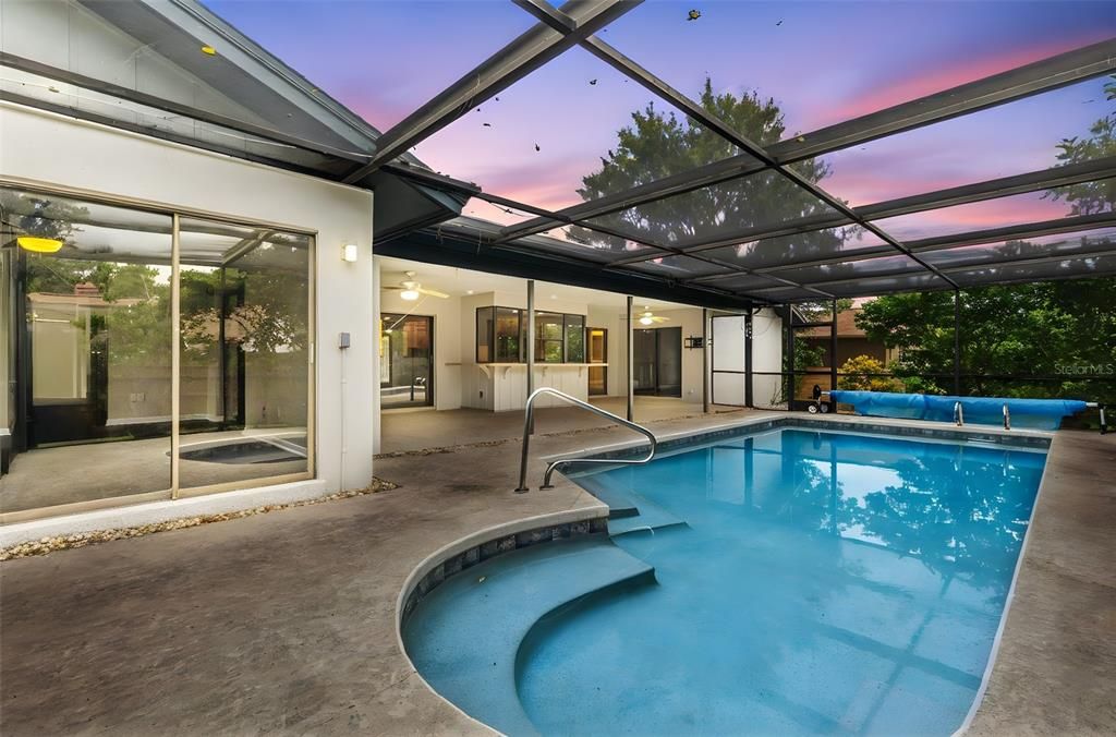 En Venta: $734,900 (4 camas, 2 baños, 2370 Pies cuadrados)