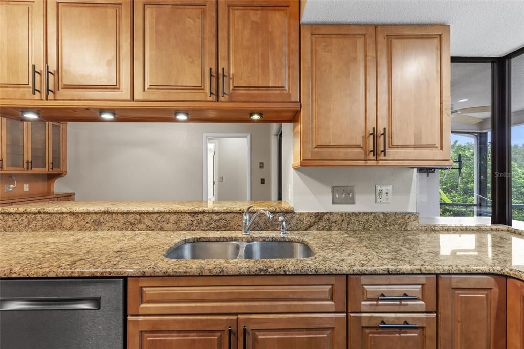 En Venta: $734,900 (4 camas, 2 baños, 2370 Pies cuadrados)