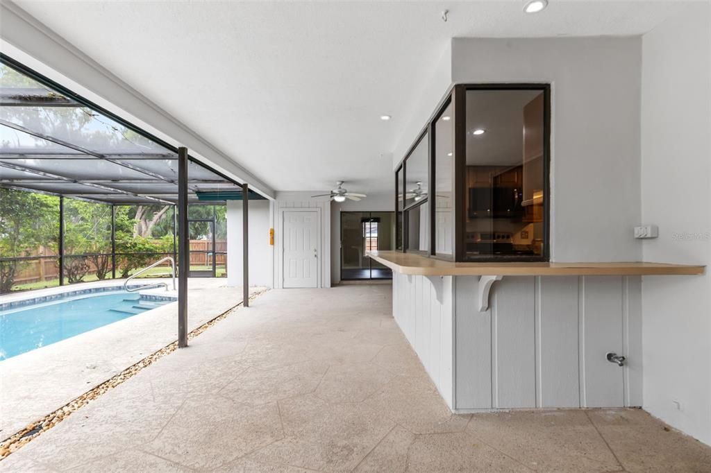 En Venta: $734,900 (4 camas, 2 baños, 2370 Pies cuadrados)