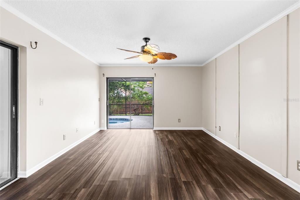 En Venta: $734,900 (4 camas, 2 baños, 2370 Pies cuadrados)