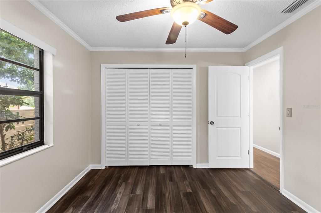 En Venta: $734,900 (4 camas, 2 baños, 2370 Pies cuadrados)