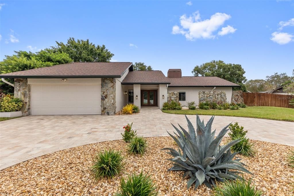 En Venta: $734,900 (4 camas, 2 baños, 2370 Pies cuadrados)