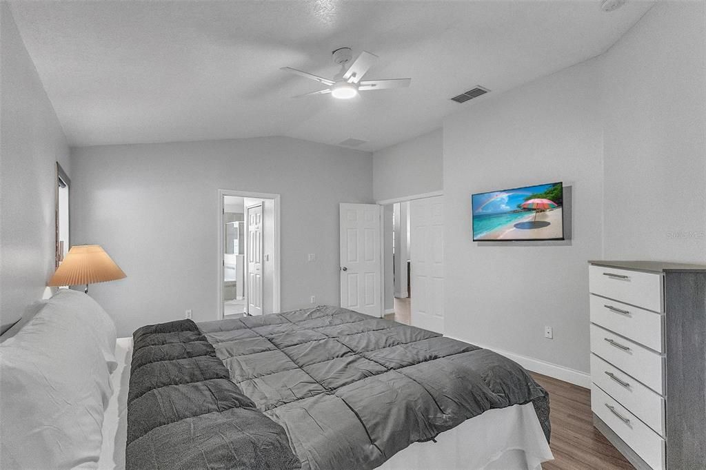 出租: $2,300 (4 贝兹, 2 浴室, 2123 平方英尺)