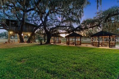 For Sale: $749,000 (4 beds, 2 baths, 2472 Square Feet)