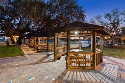 For Sale: $749,000 (4 beds, 2 baths, 2472 Square Feet)