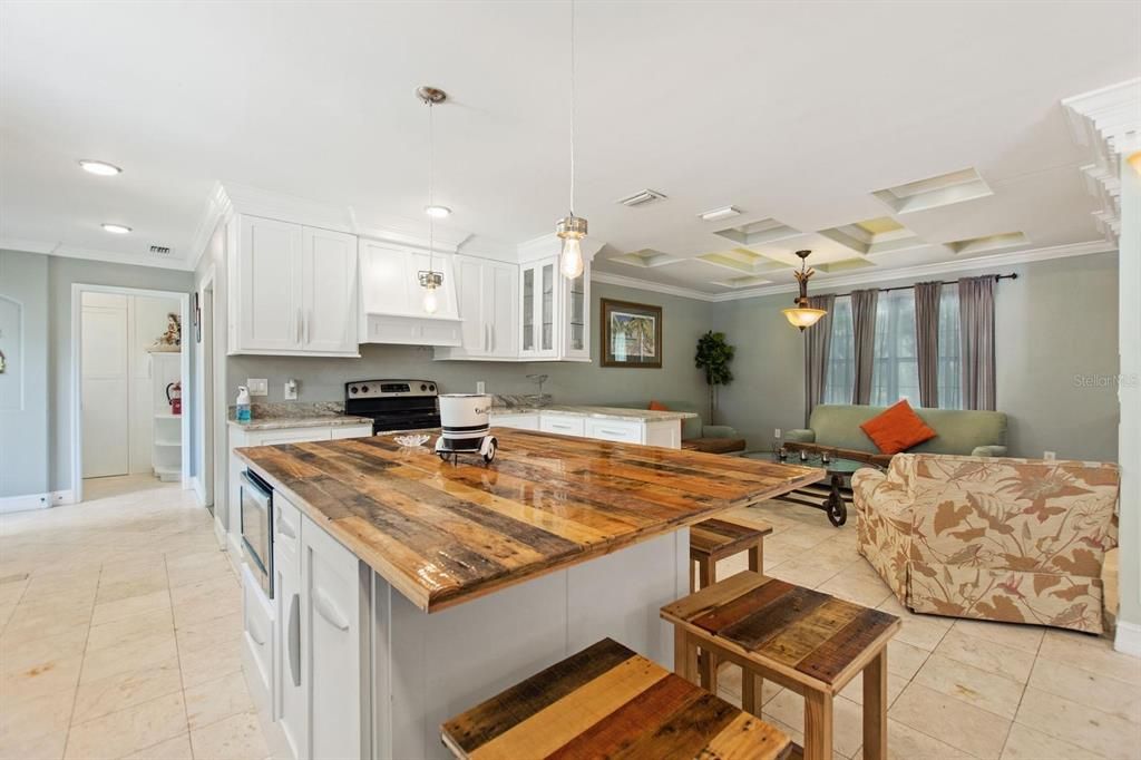 For Sale: $749,000 (4 beds, 2 baths, 2472 Square Feet)