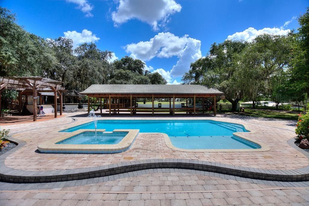 For Sale: $749,000 (4 beds, 2 baths, 2472 Square Feet)