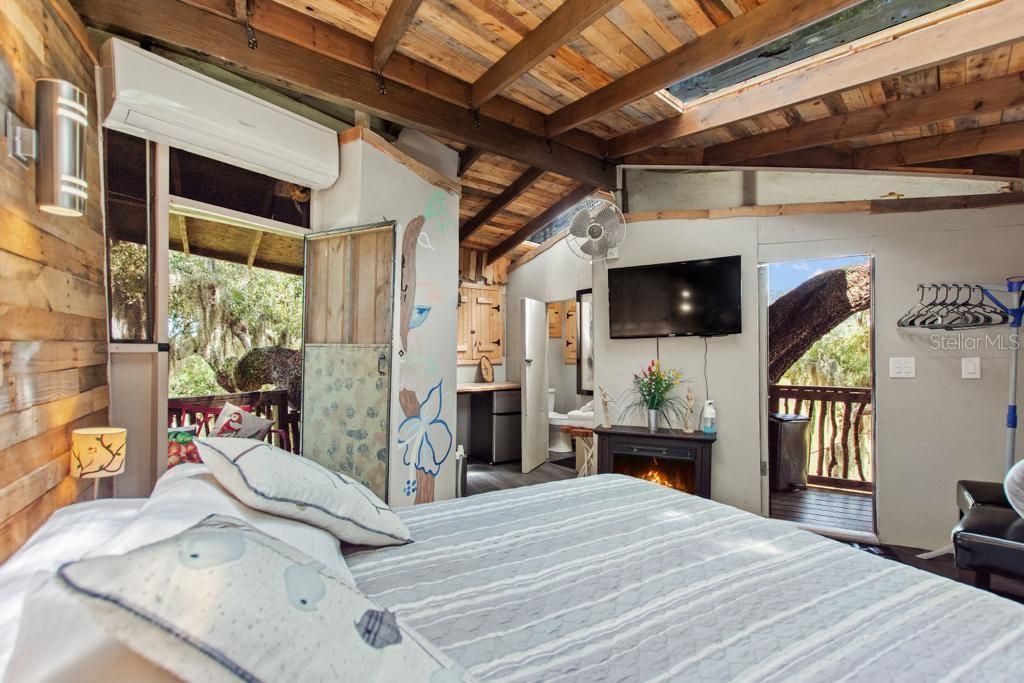 For Sale: $749,000 (4 beds, 2 baths, 2472 Square Feet)