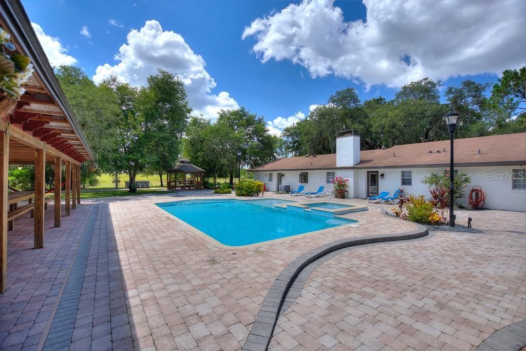 For Sale: $749,000 (4 beds, 2 baths, 2472 Square Feet)