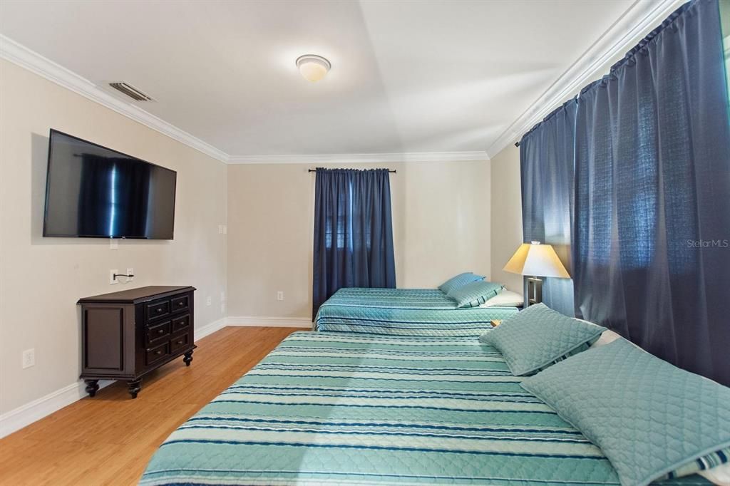 For Sale: $749,000 (4 beds, 2 baths, 2472 Square Feet)