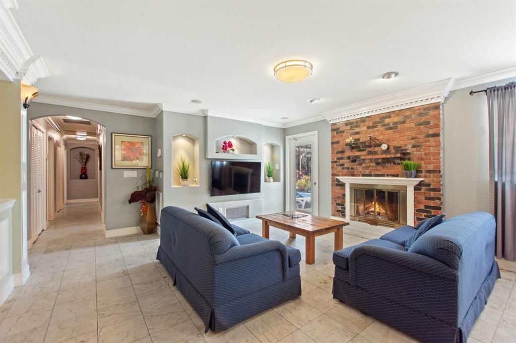 For Sale: $749,000 (4 beds, 2 baths, 2472 Square Feet)