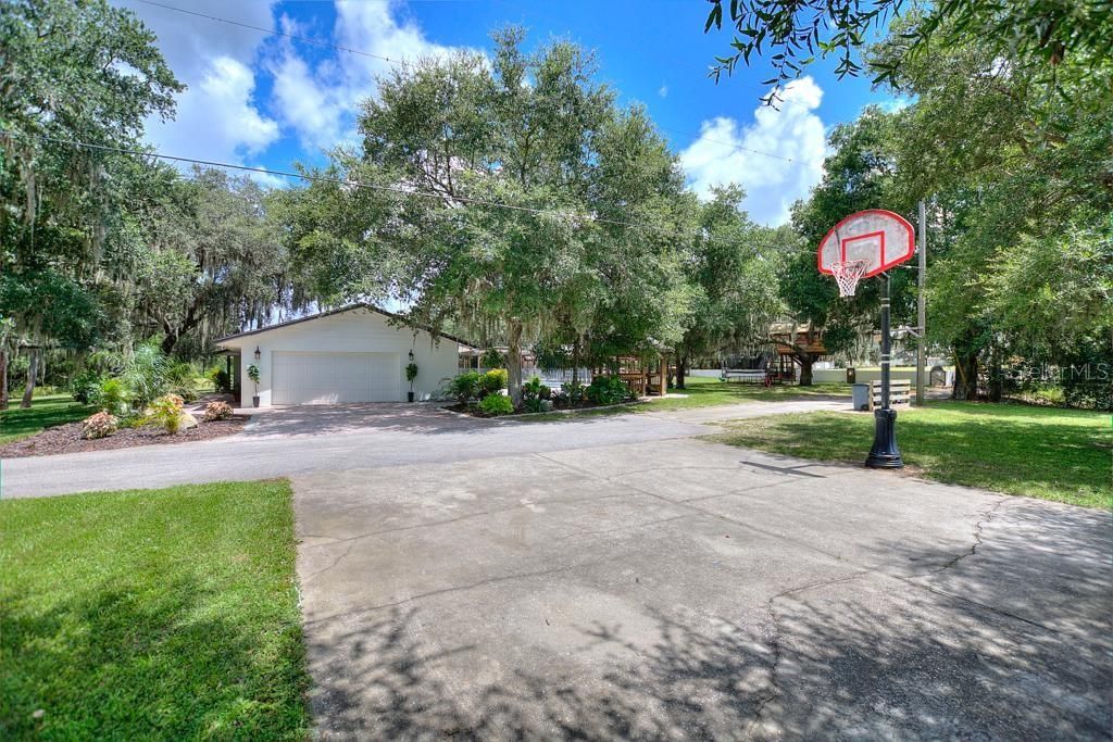 For Sale: $749,000 (4 beds, 2 baths, 2472 Square Feet)